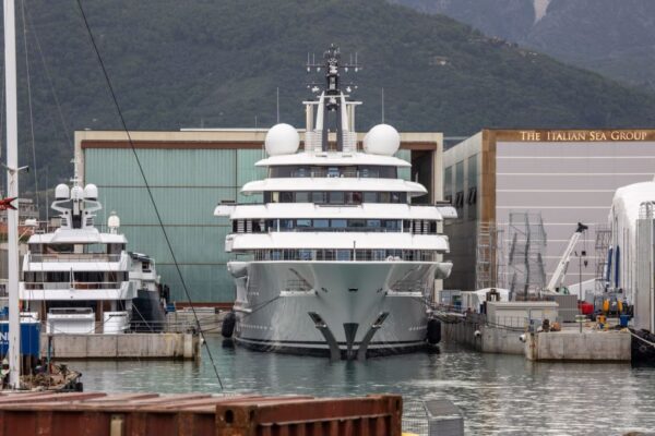 疑與普京有關 意大利扣押要價7億美元豪華遊艇