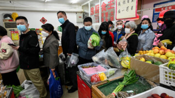 恐怖气氛席卷首都 北京否认静默封城 民众恐慌抢购