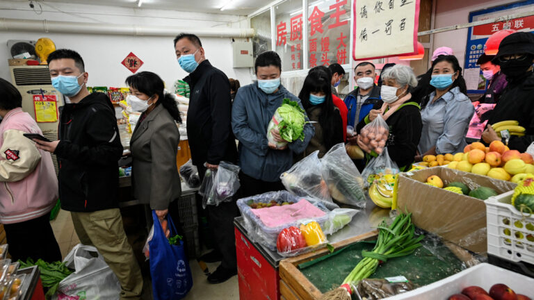 恐怖氣氛席捲首都 北京否認靜默封城 民眾恐慌搶購