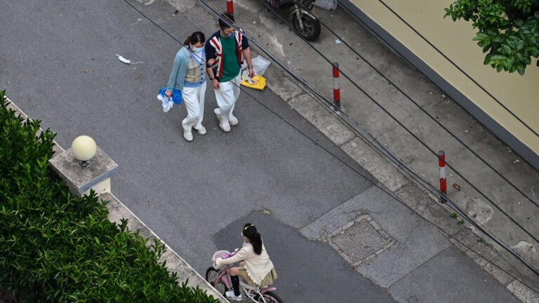 上海醫護、出院出艙居民返家難 離滬更難