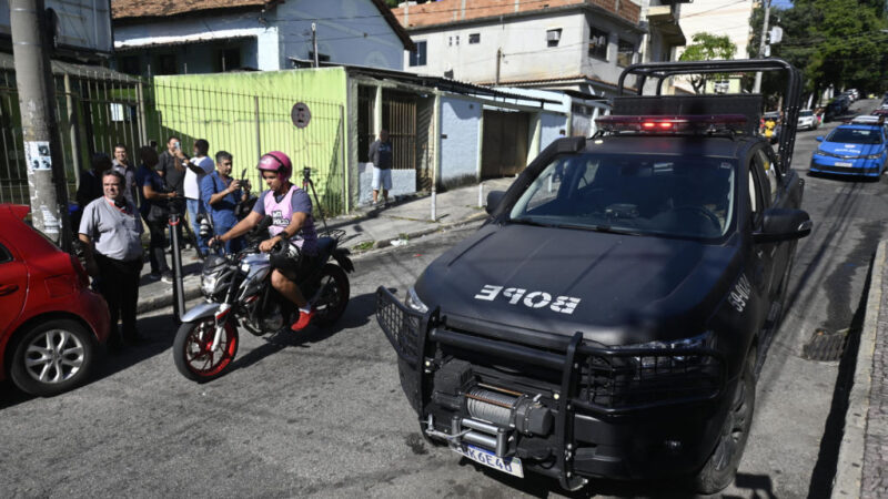 防走漏風聲  巴西里約警方突襲黑幫 釀25死引震驚