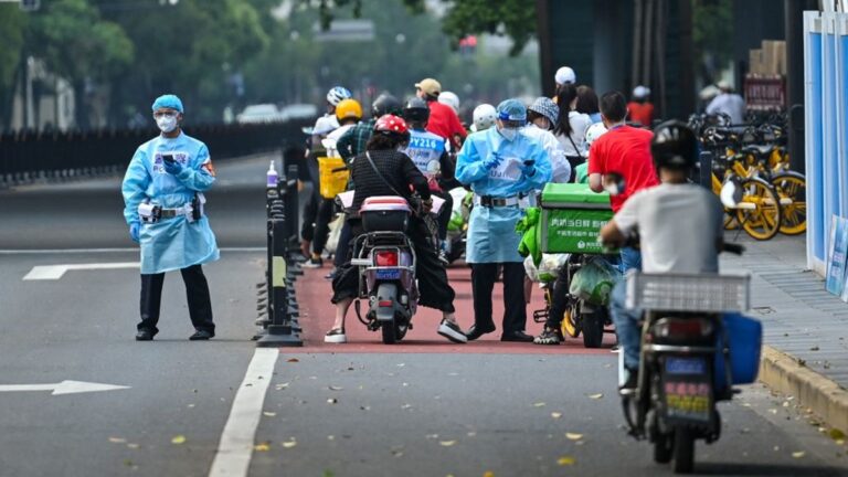 上海封城後的年輕人：不生育、回老家、辦綠卡