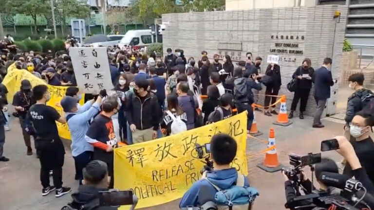 【中國一分鐘】港政治犯破千人 報告：半數不到25歲 總刑期772年