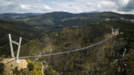 最長吊橋驚現捷克山谷 遊客：腎上腺素激增
