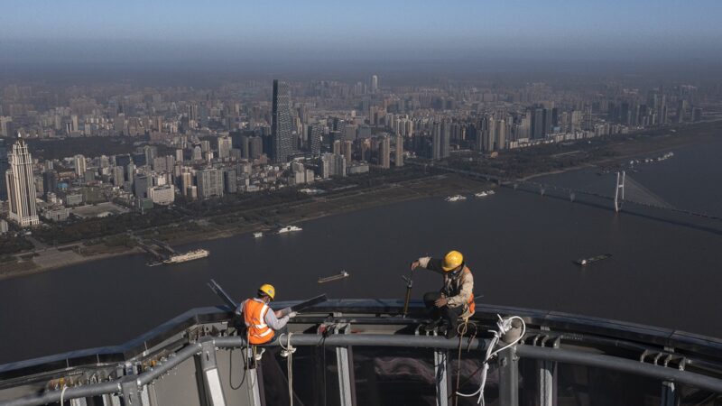 【禁闻】中国楼市持续遇冷 各地出招强制购房