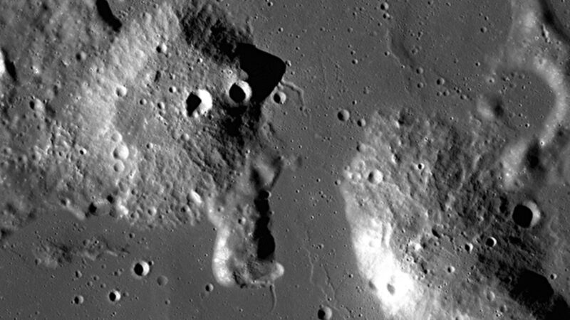 NASA擬斥巨資探索月球上神祕的圓頂山