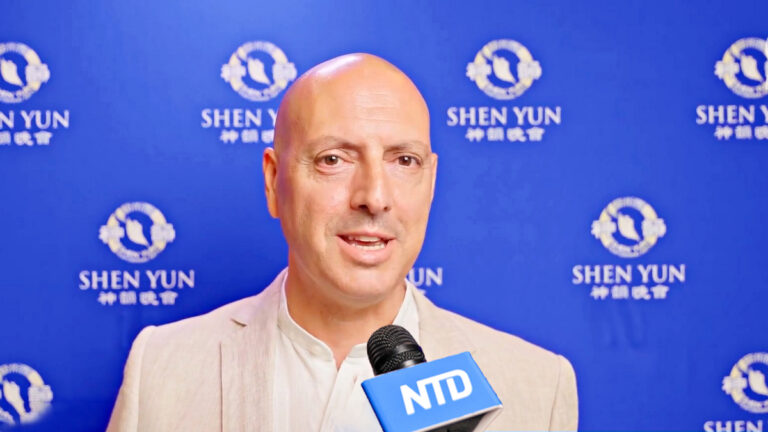 經理：神韻舞台有深邃的光 演員每人都發光