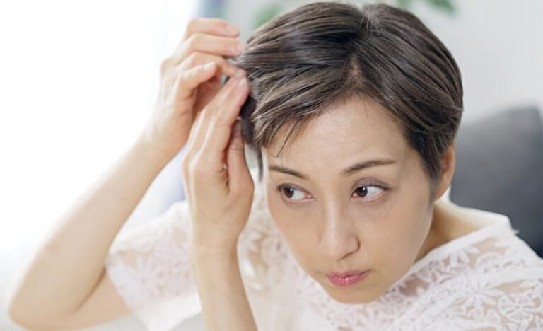 長白髮原因不一定是衰老！2種方法白髮變黑髮
