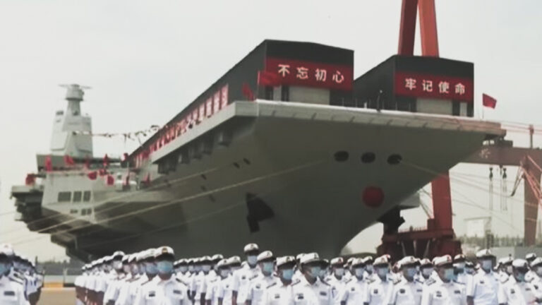 中共航母003正式下水 獲真正戰力前挑戰多