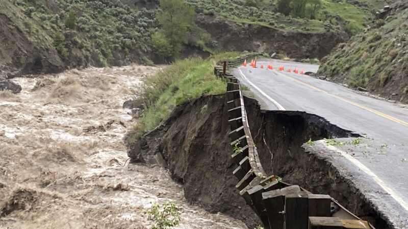 暴雨洪灾重创黄石国家公园 34年来首度全面关闭