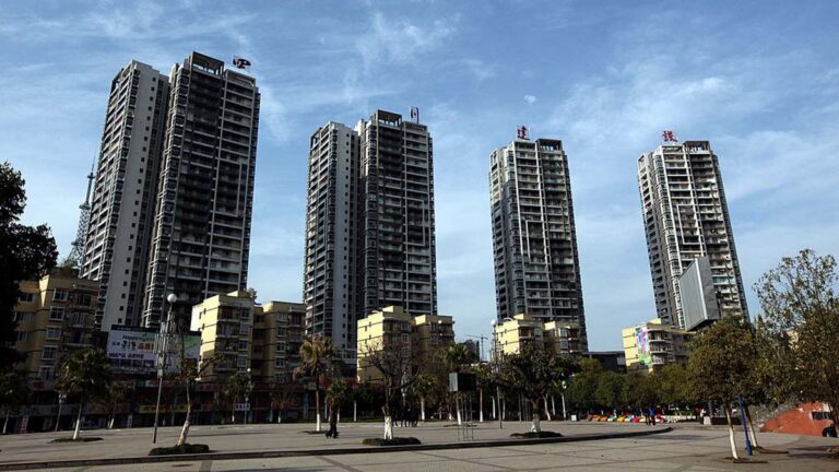 中國房企5月銷售斷崖下跌 各地掀挽救潮仍無起色