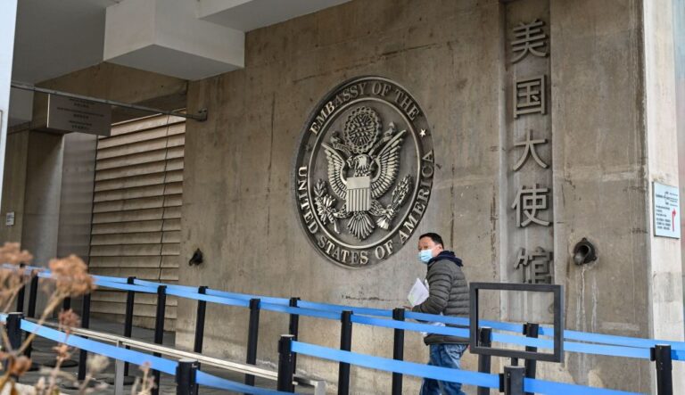 中共捏造美官員新疆言論 被美駐華使館揭穿