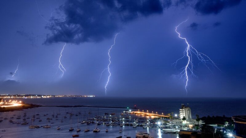 罕见天气 南加初夏雷电交加挟带短暂降雨