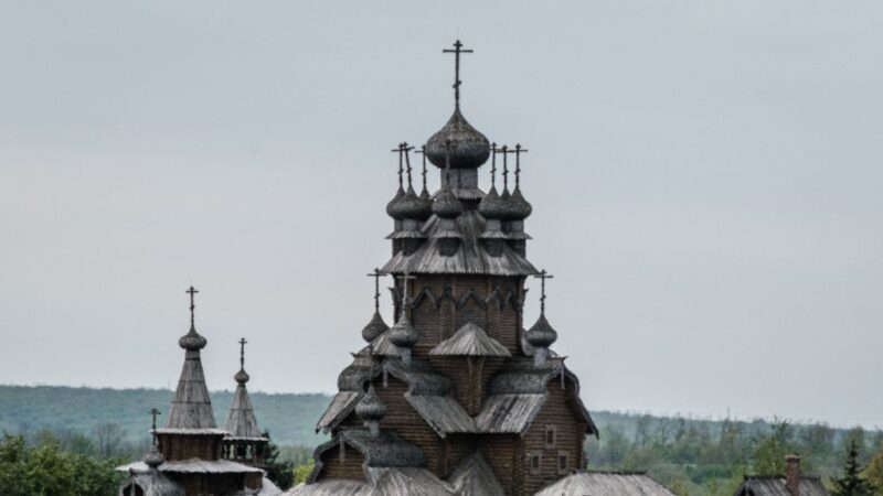 受战火波及 500年历史乌东正教修道院陷火海