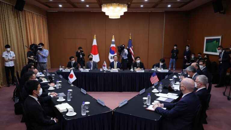 應對朝鮮核危機 美日韓三方會談