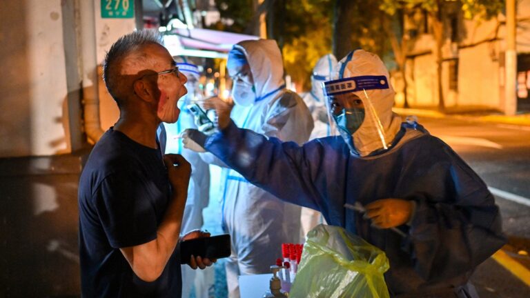 上海人患「核酸焦慮症」 諷核酸保質期不如豆腐
