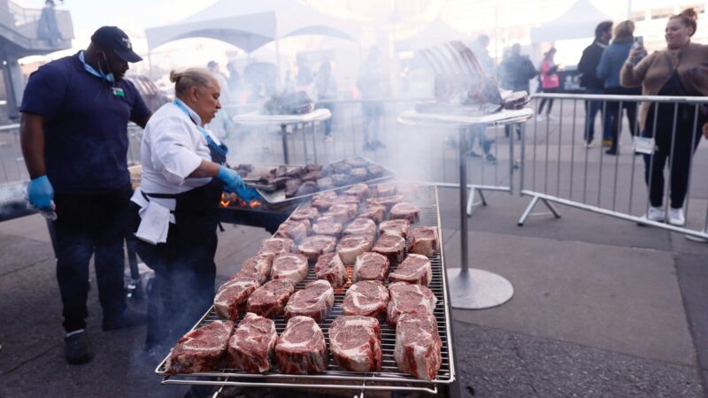 美國人迎獨立日 農業局預測 餐費將增加17%