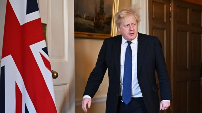 約翰遜同意辭去保守黨黨魁 續任英國首相至秋天