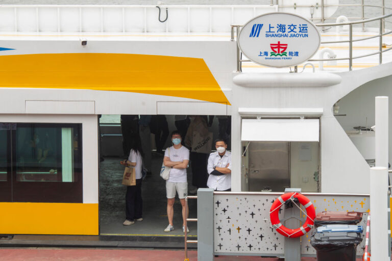 周曉輝：甩鍋居委會 上海官員不願擔責的背後