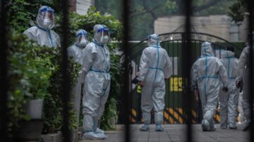 子女回乡探望病危母亲 被强制隔离难相见
