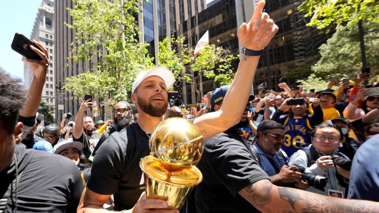 組圖：金州勇士隊NBA奪冠 街頭遊行慶祝