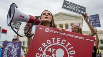 加州首府反堕胎集会 盼最高法院推翻堕胎案