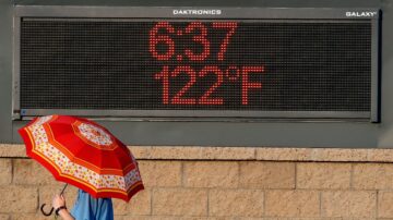 今年首波危险热浪来袭 亚利桑那州气温破百度