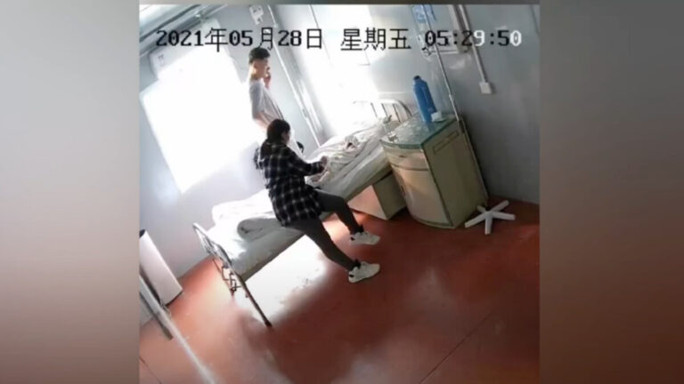 剛出生嬰兒口鼻湧糞慘死視頻曝光 石家莊父母討公道