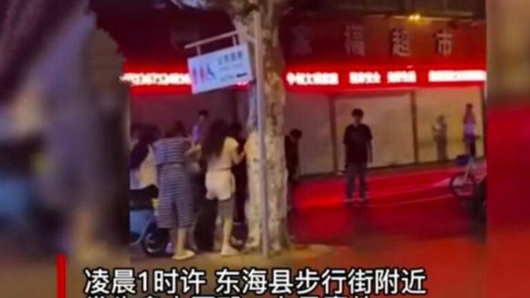 踩臉狂踢棍打 江蘇連雲港又發生圍毆女子事件