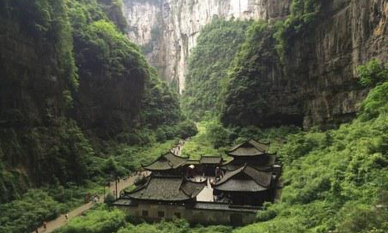 縣令在地府做官三十多年積累功德 他換來了什麼