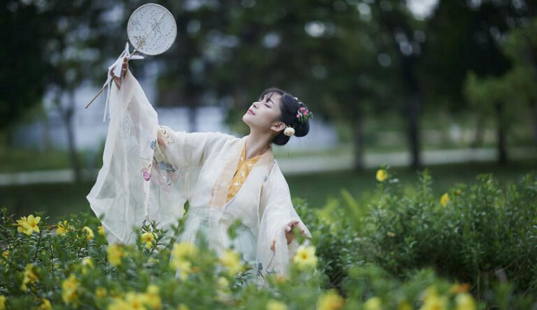 她偷學道術 結果插上翅膀也飛不上天