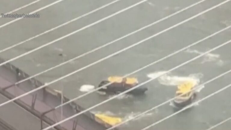 鹿特丹河上兩船相撞傾覆 六人從水中救出