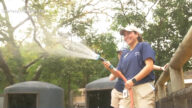 休斯頓動物園幫助動物解暑花樣多
