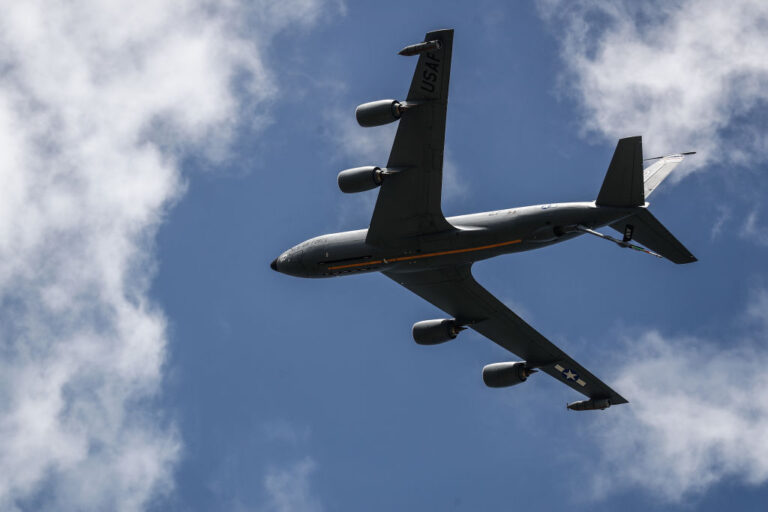 【更新】美軍一架空中加油機失事