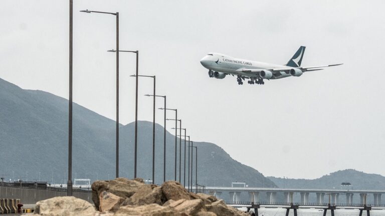 不堪「清零」之苦 上萬富豪計劃離開中國
