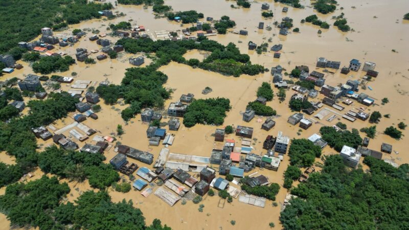 暴雨高温轮番袭击 中国多地现罕见极端天气