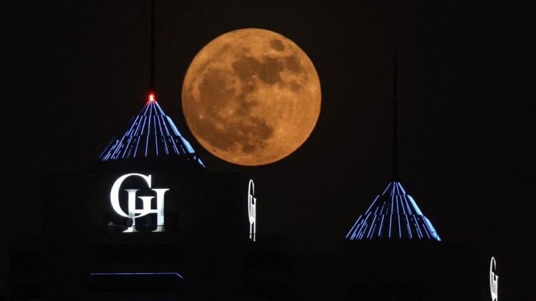 2022年最大超級月亮——「雄鹿月」登場