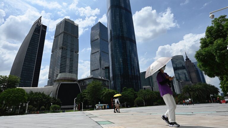 廣東發布144個高溫預警 地表溫度超過70℃