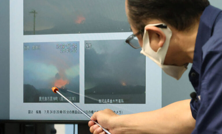 日本九州櫻島火山噴發 氣象廳發布五級警報