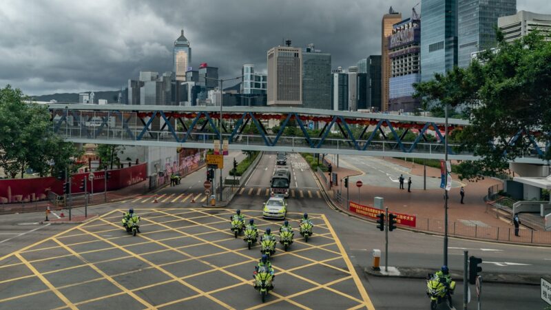 香港七一安保动用警犬 记者上厕所也被监控