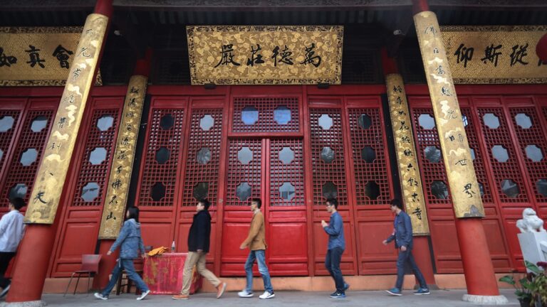 「供奉牌位」事件發酵 中共治下寺廟嚴重商業化