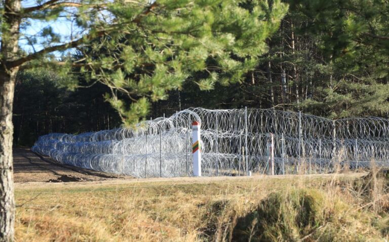 立陶宛築4尺高鐵絲網 攔阻從白俄湧入非法移民
