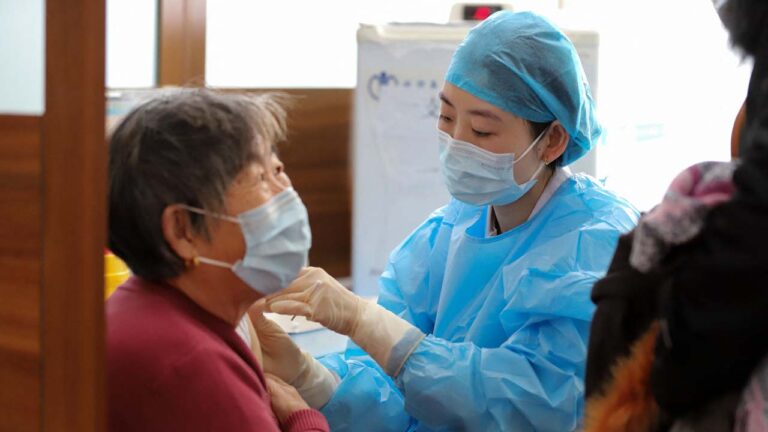 滬養老院老人不打不讓探視 98歲老人被強打疫苗去世