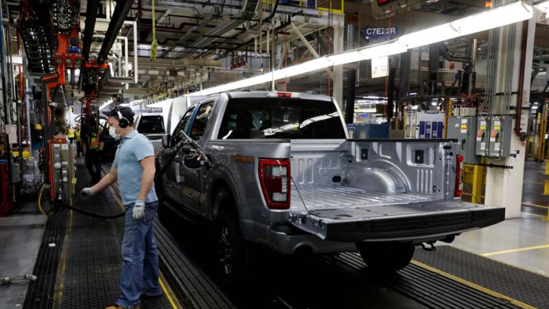通胀飙升 福特汽车削减约三千个工作岗位