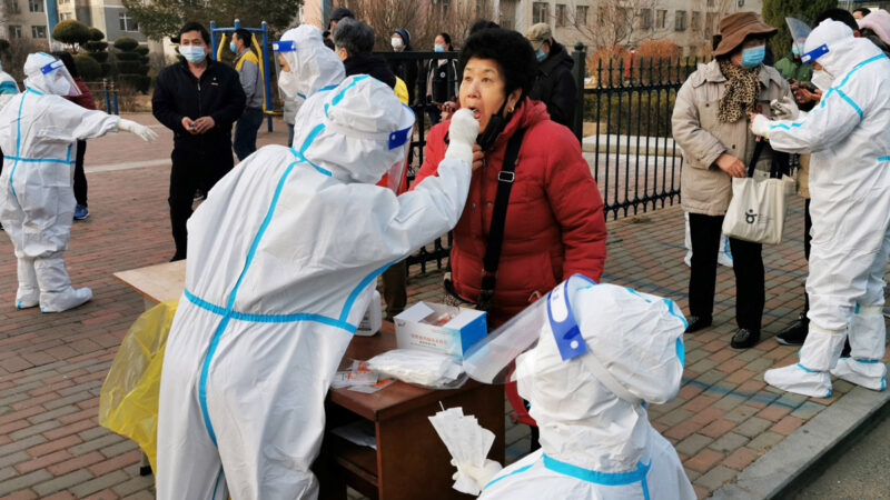 大連封控 物價飛漲 公交地鐵擠爆挨批