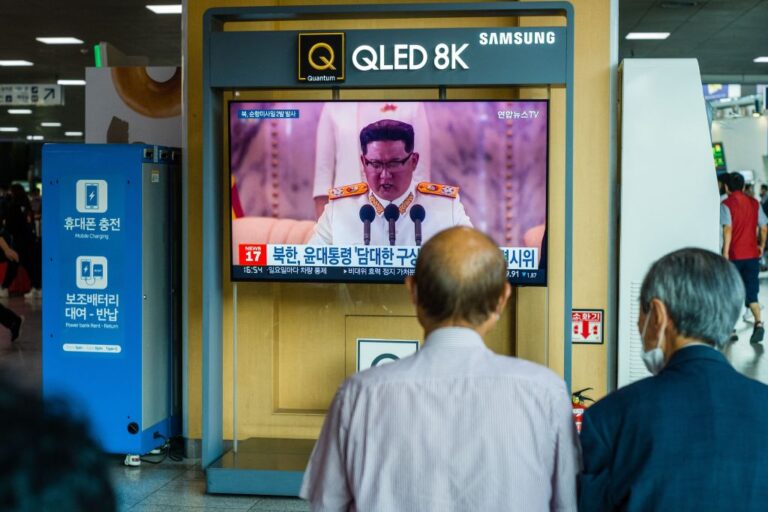 金正恩才宣布戰勝疫情2週 朝鮮又通報4例發燒