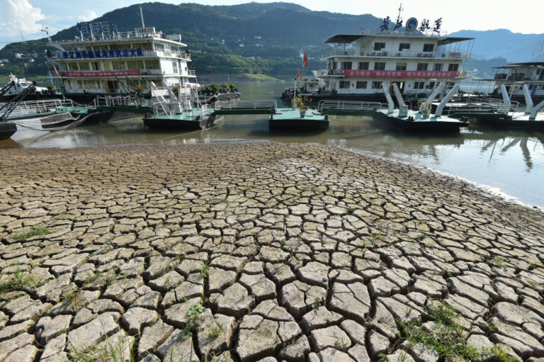 長江流域高溫乾旱持續 電荒之後鬧水荒