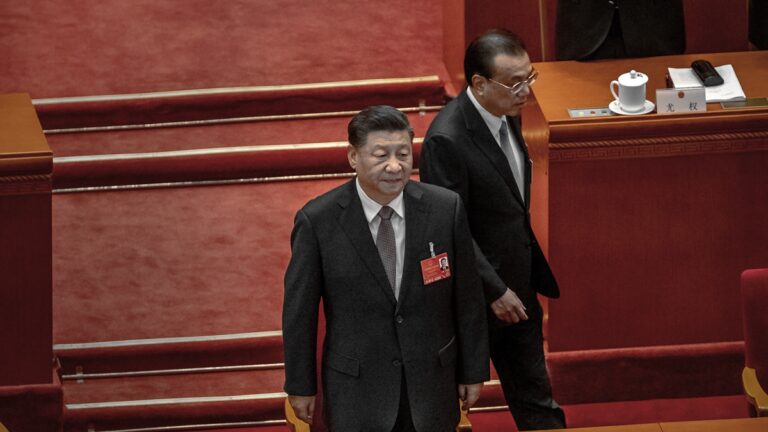 【禁聞】中共二十大前 新華社長撰文「捧習」引議
