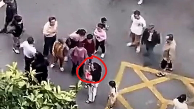 悲剧！父母出门做核酸 重庆3岁男童坠楼（视频）