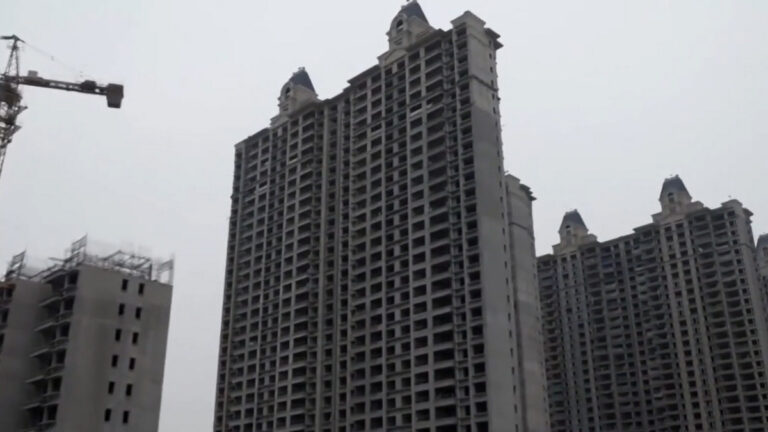 【禁聞】政府爛尾項目復工 民間抵制房貸仍然擴大